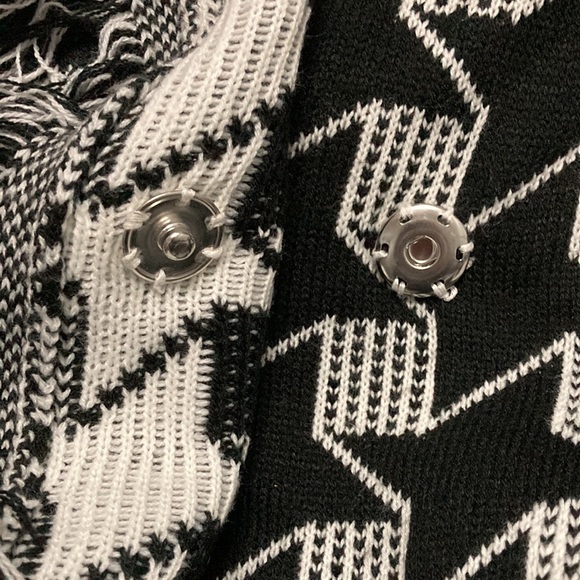 Fever Black and White Long Wrap Fringe Comfy Open Cardigan Sweater Size Large - Picture 6 of 7